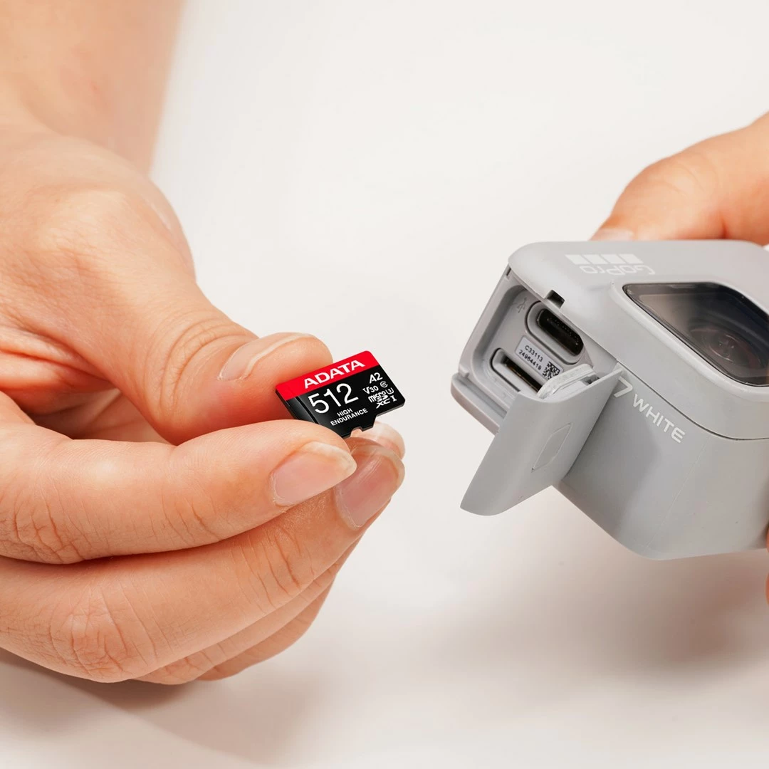 Pomnilniška kartica MicroSDXC 512 GB High Endurance ADATA, rdeča, z adapterjem