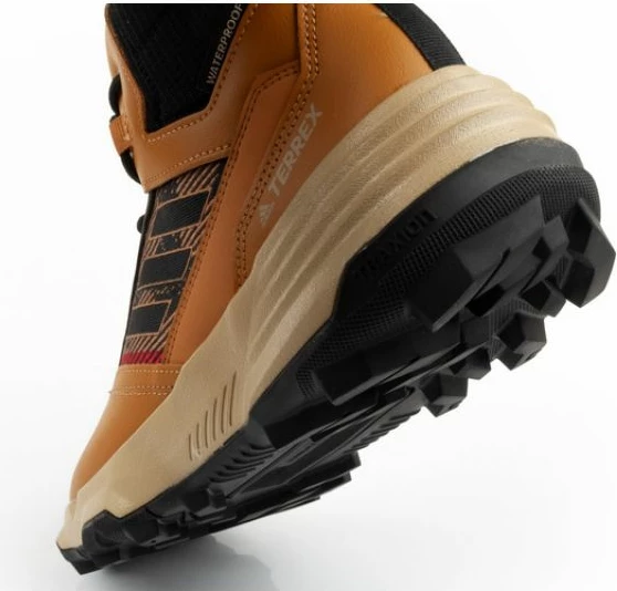 Trek čevlji adidas Terrex, moški, rjava