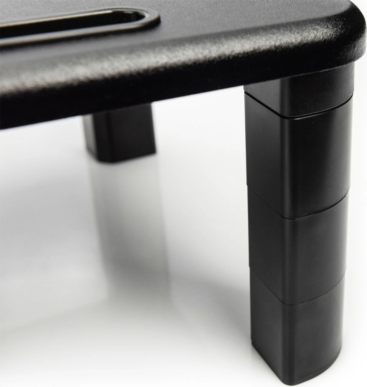 Ergonomski nosilec za monitor/laptop Digitus, nastavljiva višina, 400 x 280 mm, črn