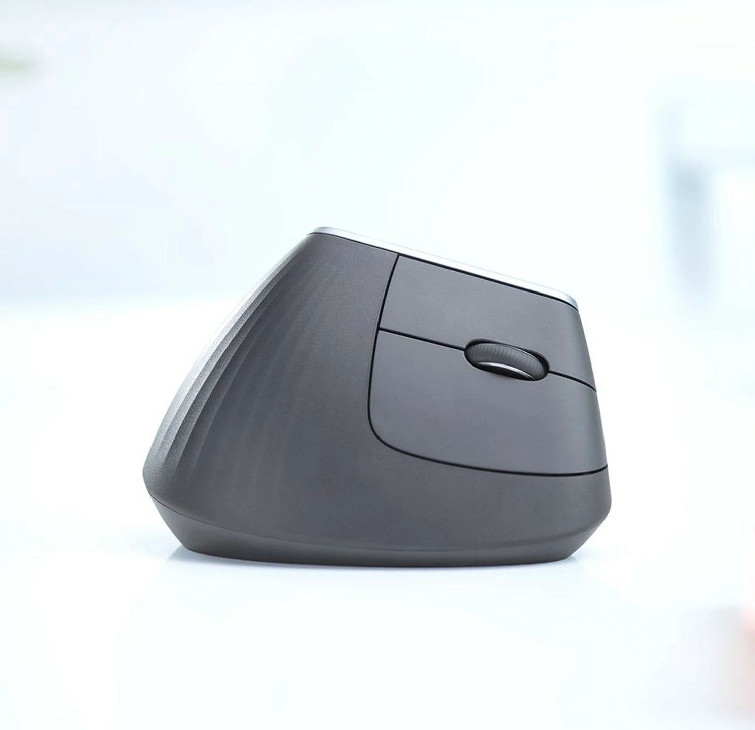 Ergonomski miška Logitech MX Vertical Advanced, desna, optična, RF brezžična + Bluetooth, 4000 DPI, grafit