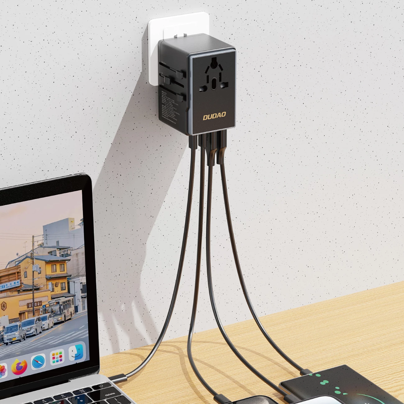 Potovalni adapter Dudao A65Pro, 65 W, 2x USB-C, 2x USB-A, črn
