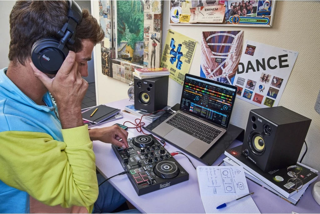 Set za DJ učenje Hercules DJ Learning Kit MK2, zvočniki, slušalke, črn