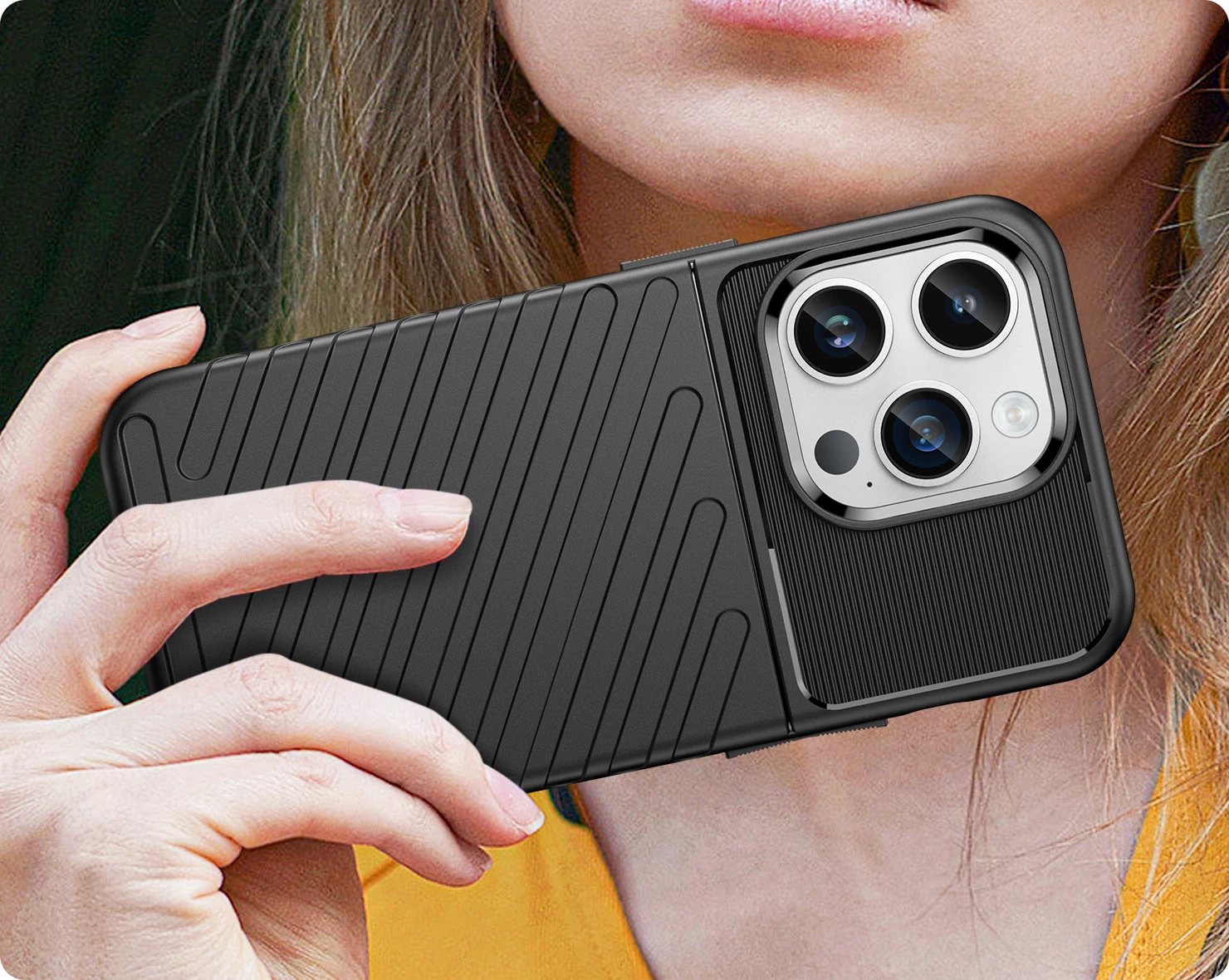 Zaščitni ovitek za iPhone 14 Pro Hurtel Thunder Case, črn