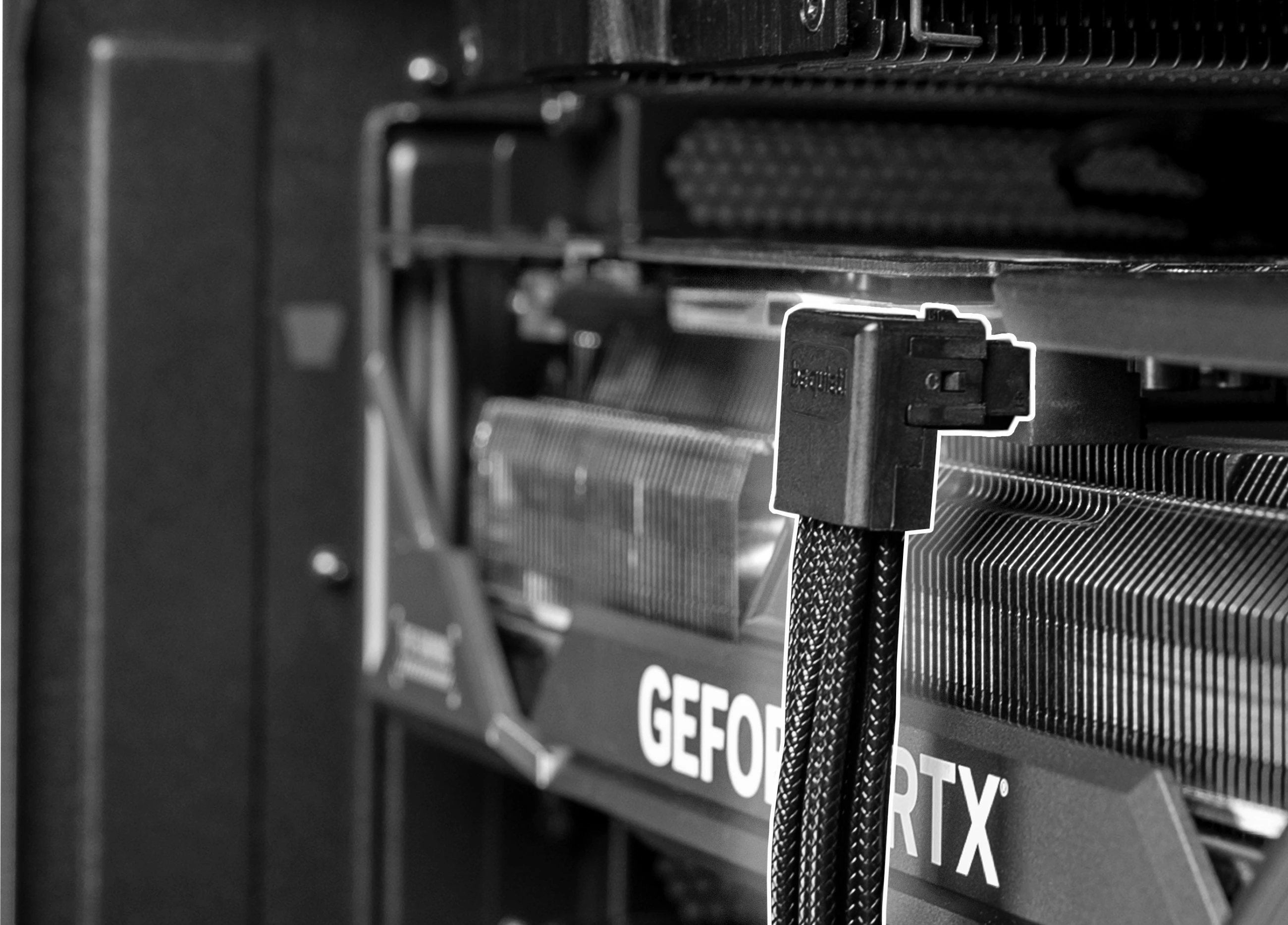 Napajalni kabel 12V-2x6 / 12VHPWR 90°, 0,7 m, črn be quiet!