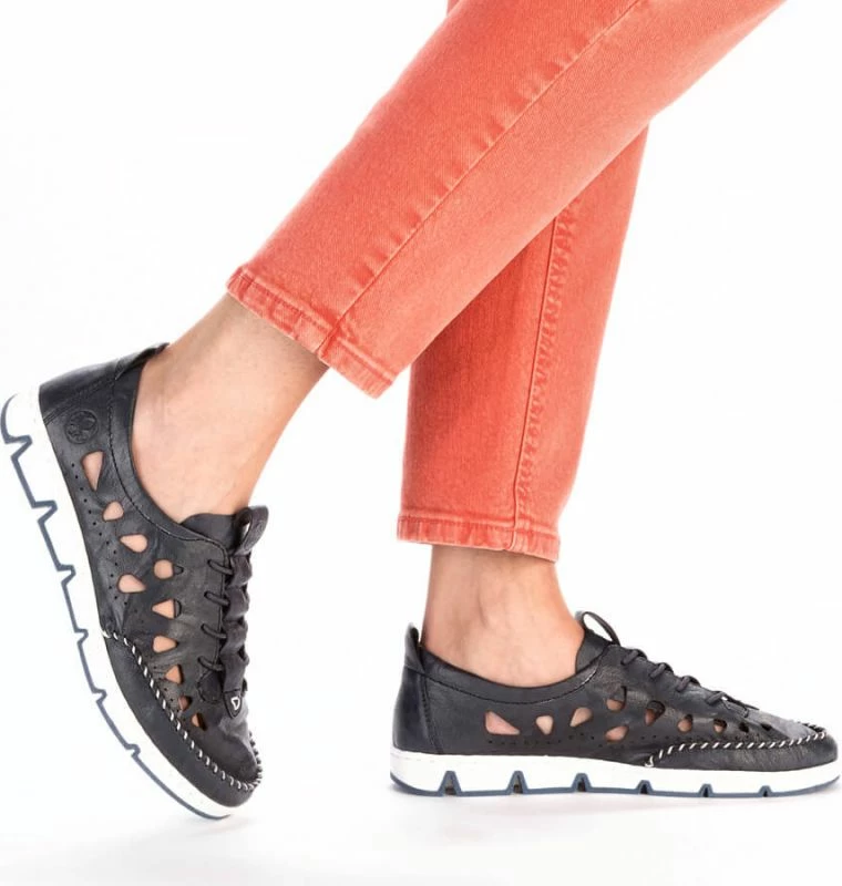 Superge odprte iz usnja Rieker, modro mornarske, ženske