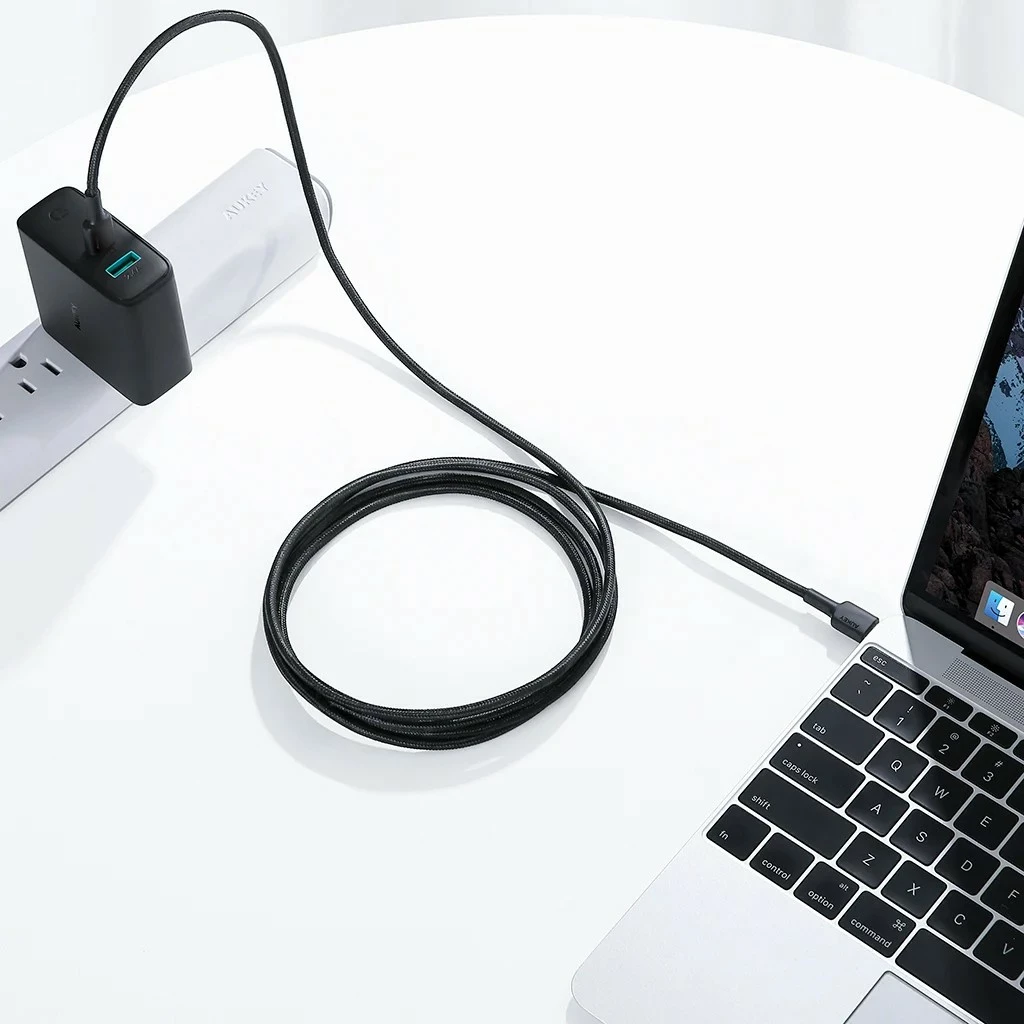 Kabel USB-C na USB-C, AUKEY CB-CD45, 0,9 m, 60 W, črn