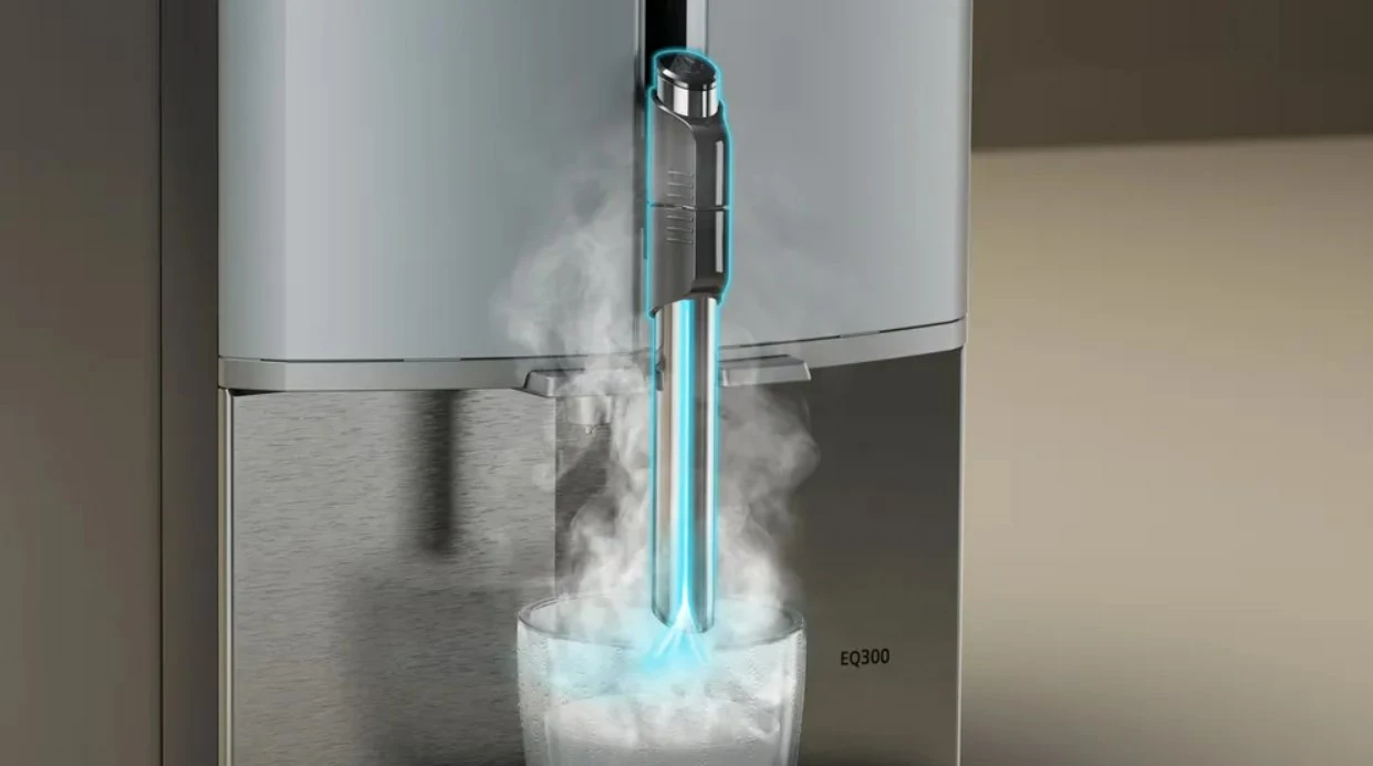 Popolnoma avtomatski kavni avtomat Siemens TF303E01 EQ300, 1300 W, srebrn