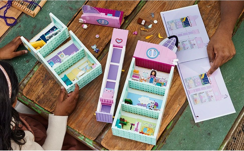 Igralni set Gabby's Dollhouse LEGO 10788, 498 delov, večbarven