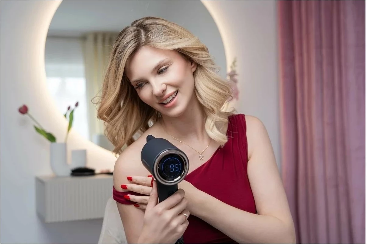 Sušilnik za lase, Zelmer ZHD9004, 1600 W, LED zaslon, BLDC motor, črn