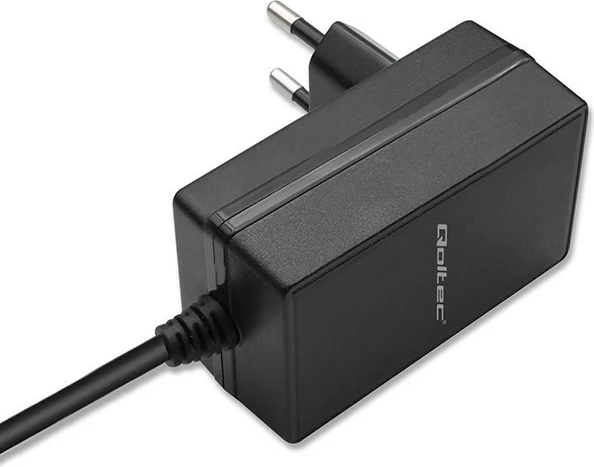 Stenski polnilec za Raspberry Pi 5, USB-C, 27 W, črn, Qoltec 51830