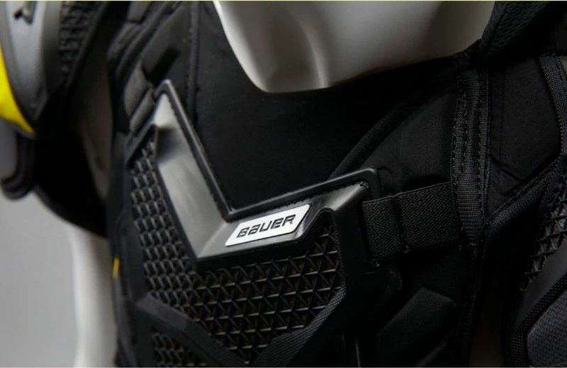 Mrežne zaščitne ramenske ščitnike za moške Bauer, črni