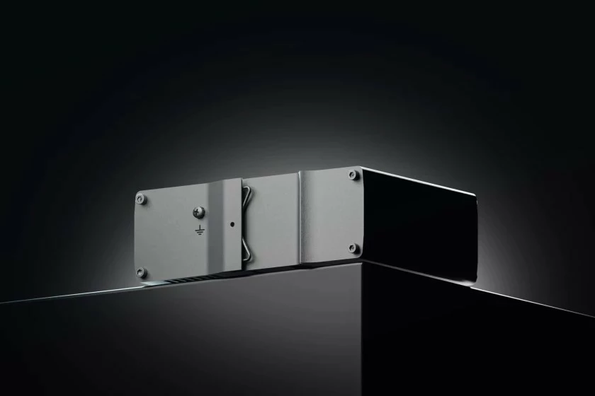 Industrijsko stikalo, 8x GbE PoE+, 2x SFP, DIN RAIL, zadnji panel TELTONIKA TSW210