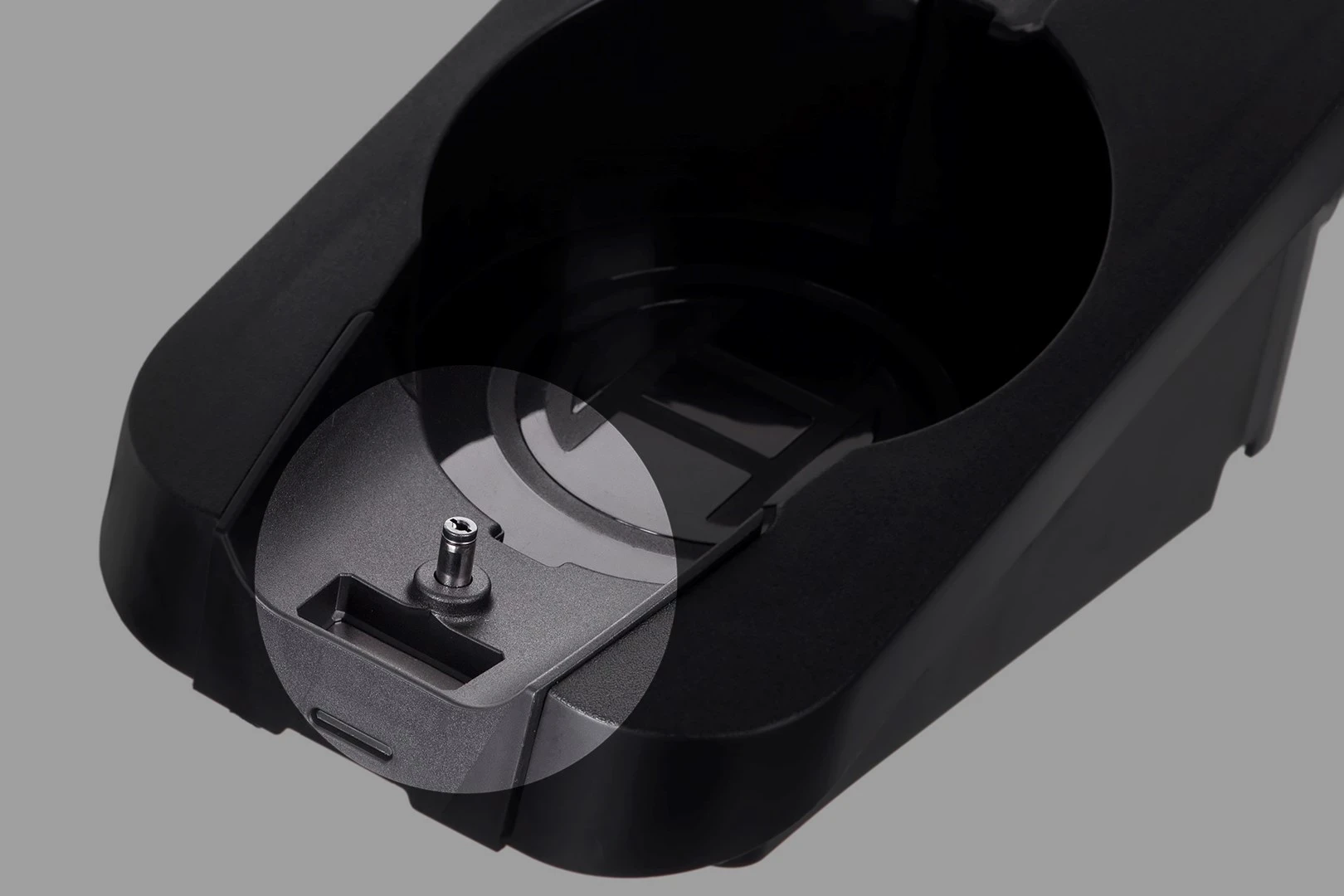 Brezžični sesalnik, 18 V, 0.3 L, črn in nerjaveče jeklo Bosch BBS711W