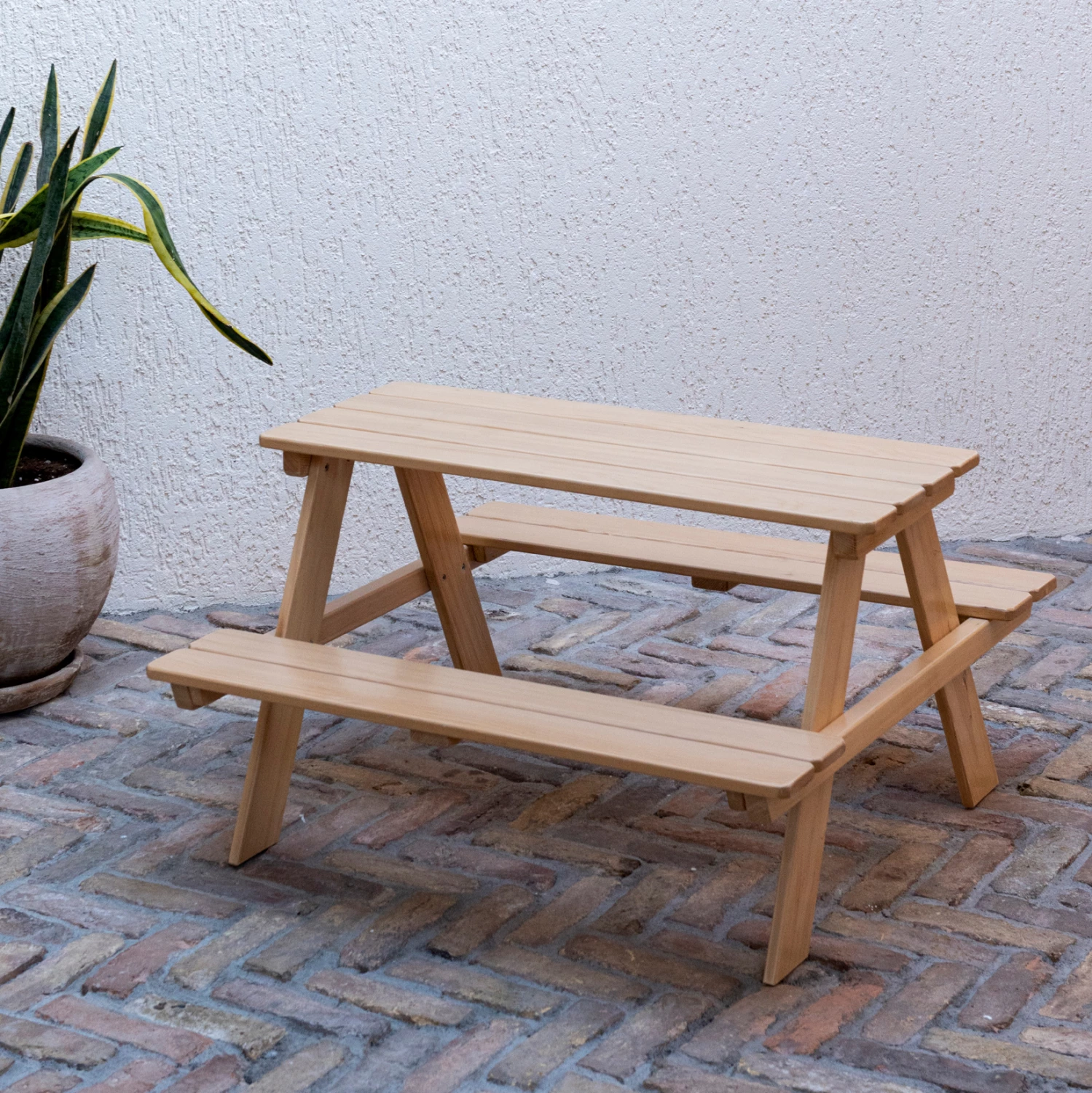 Otroška piknik miza iz lesa Miko HM5843 naravna 88x88x52,5 cm