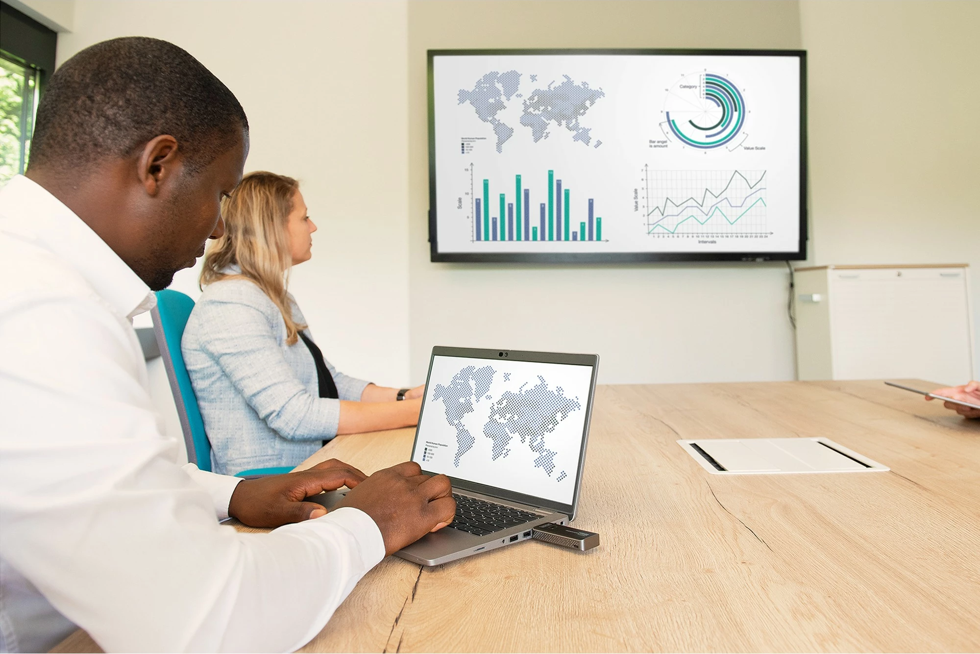 Brezžični HDMI oddajnik, Digitus DS-55319, 1920 x 1080, 50 m, črn