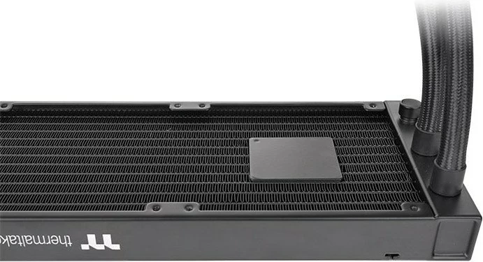 Hladilni sistem na tekočino Thermaltake AW420, 3x140 mm, črn