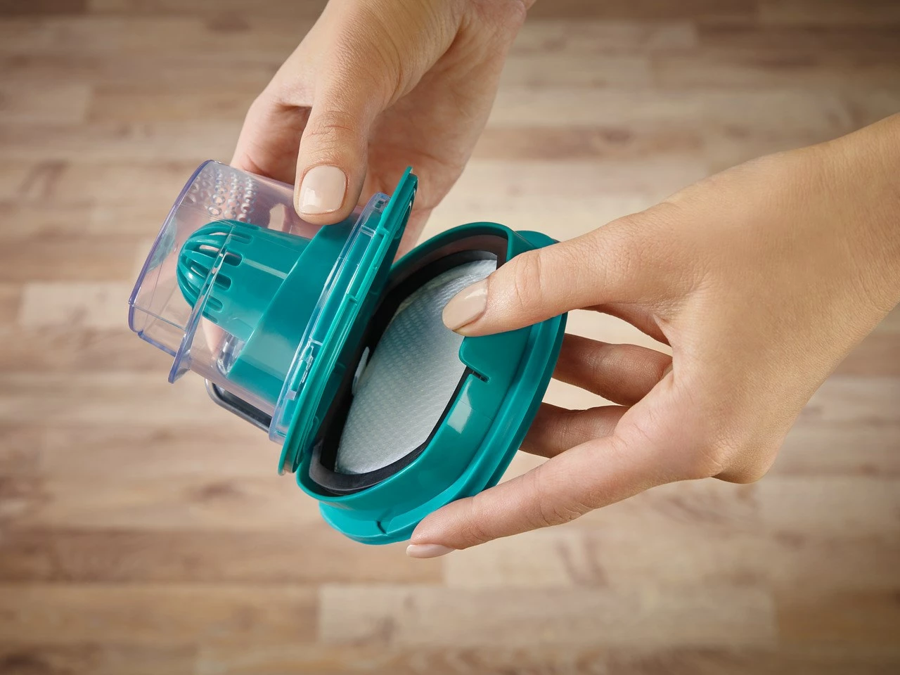 Brezžični sesalnik 2-v-1, brez vrečke, 20V, bel/moder Leifheit PowerVac