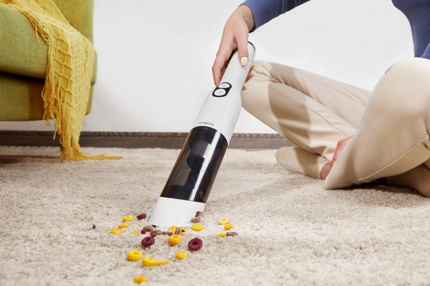 Ročni sesalnik, brezžični Tineco GO Mini, 2000 mAh, bel