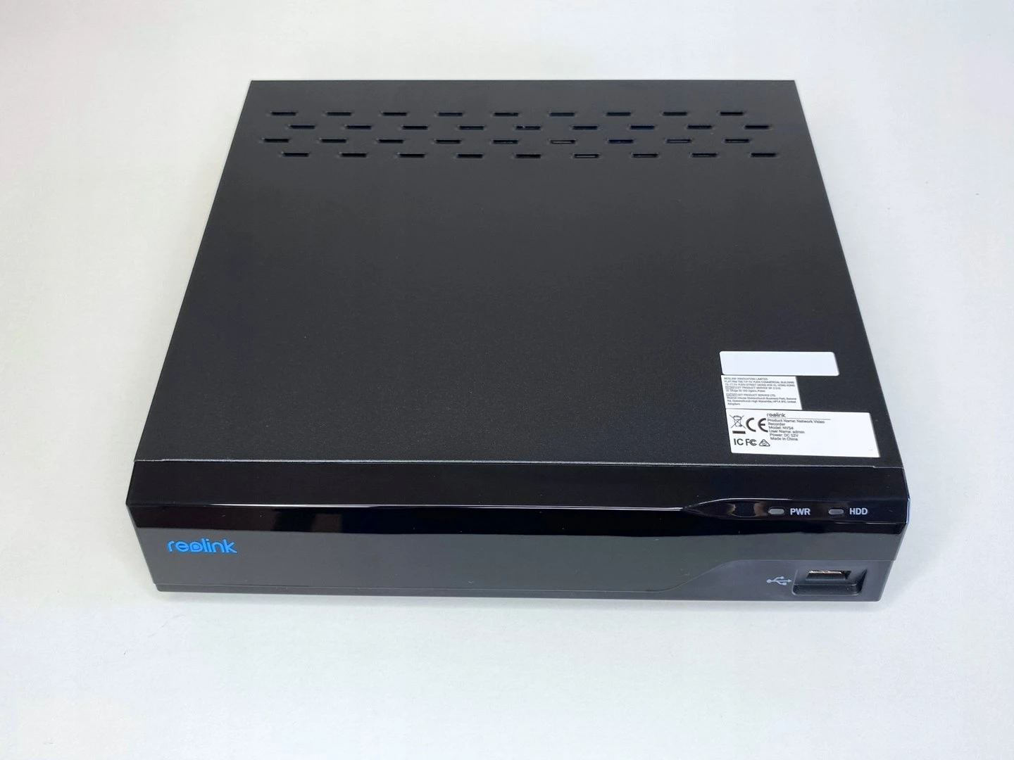 Omrežni video snemalnik Reolink NVS4, 4-kanalni, 6 TB, črn