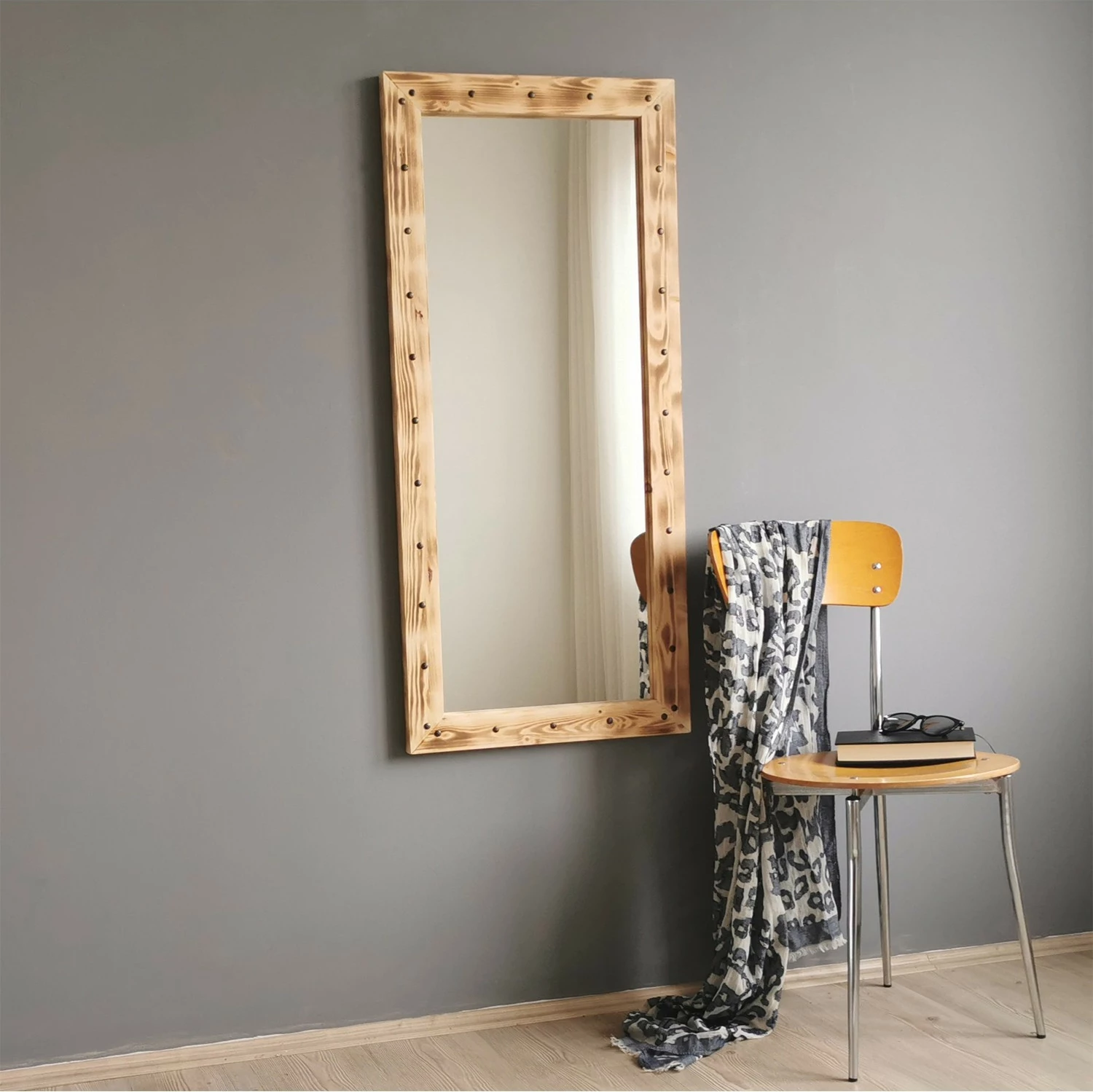 Ogledalo iz trdega borovega lesa, barva oreha, Hanah Home Z50110ES, 50x110 cm