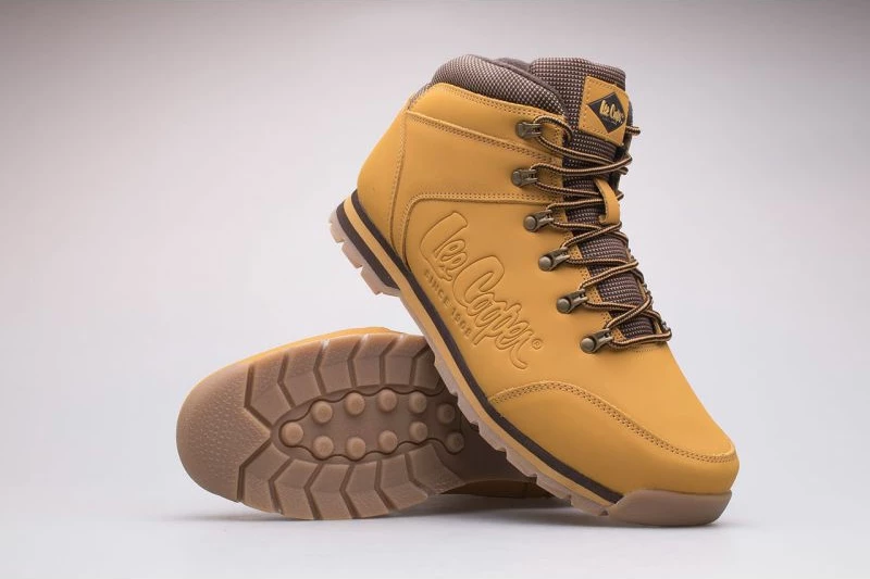 Izolirane čevlji za moške Lee Cooper, rumeni