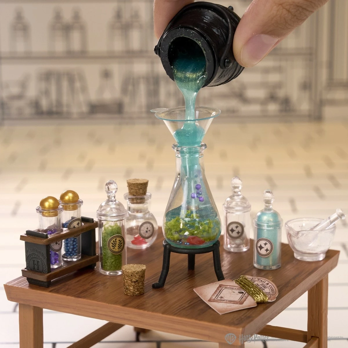 Set miniaturnih elementov Harry Potter, MGA Miniverse Make It Mini, več kot 100 kosov, plastika