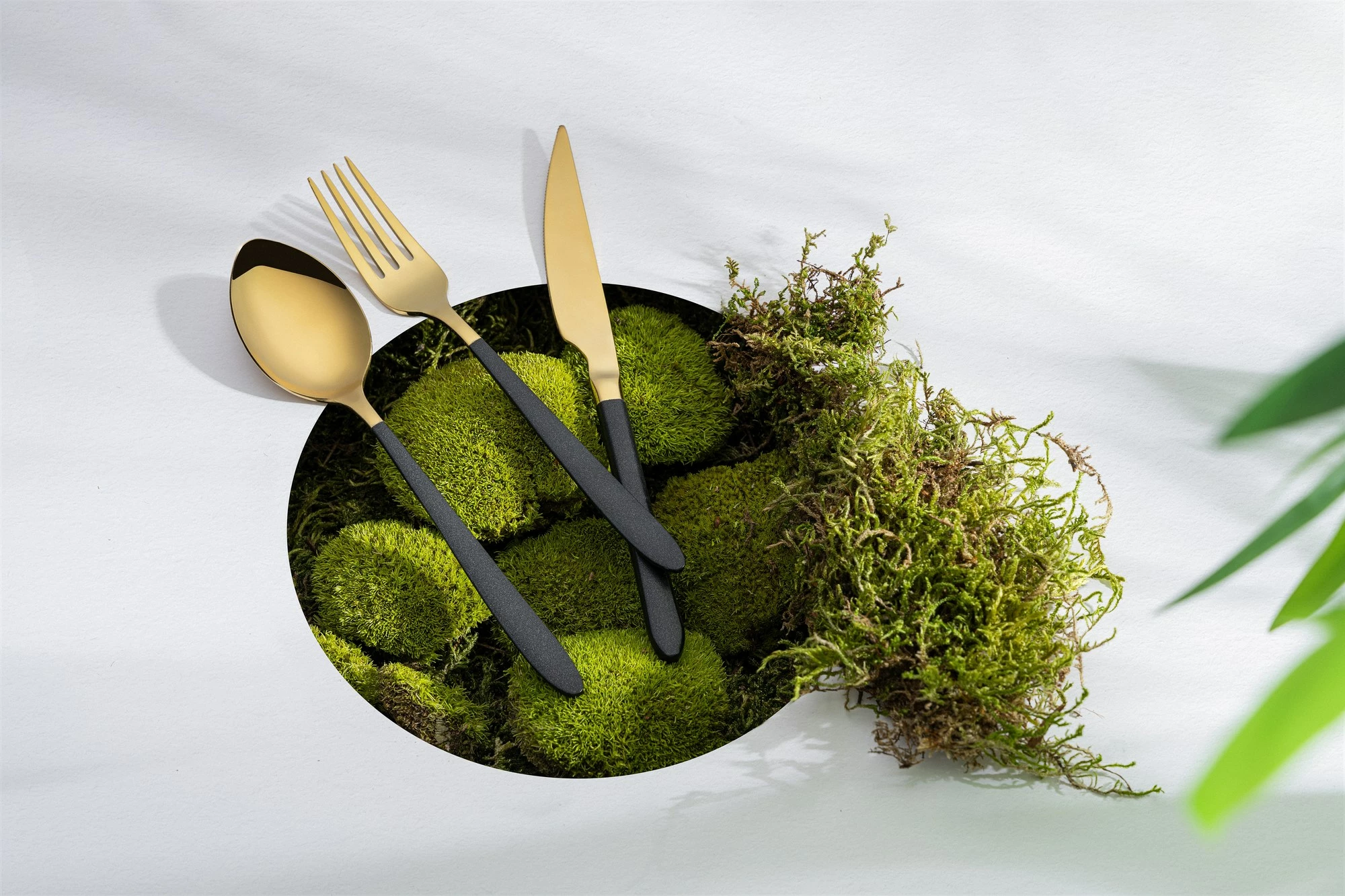 Set jedilnega pribora (18-delni), zlata in črna, EGE18GD-BL