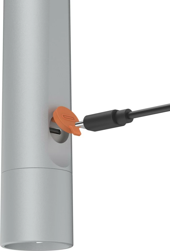 Ročna LED svetilka Hama FL300 228603, 350 lm, polnilna USB‑C, 4 načini, doseg 100 m, srebrna