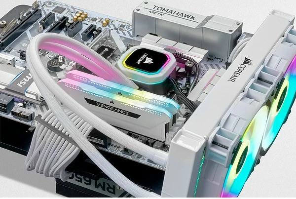 RAM pomnilnik Corsair Vengeance RGB PRO SL 32GB (4x8GB) DDR4 3600MHz bel