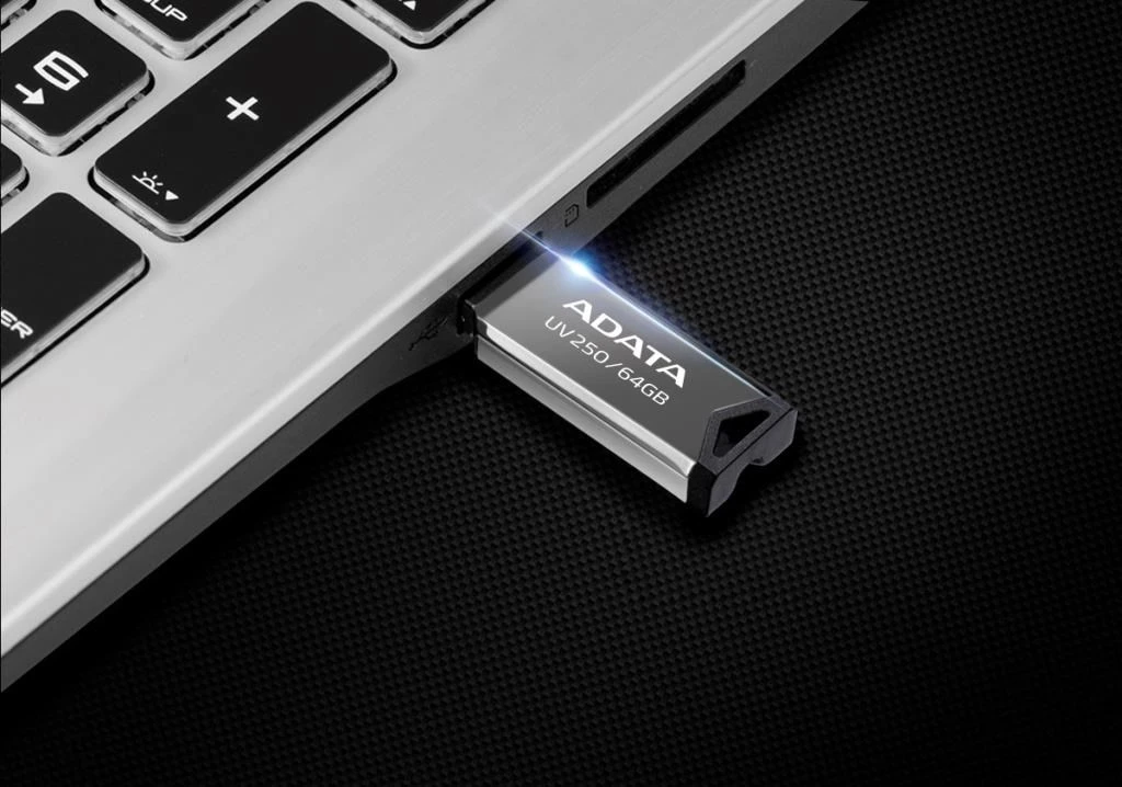 USB-pomnilnik Adata UV250, 32 GB, USB 2.0