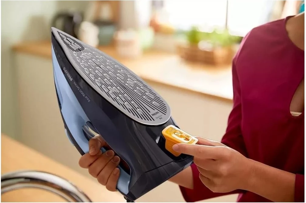 Parni likalnik Philips Azur DST7041/20, 2800 W, moder