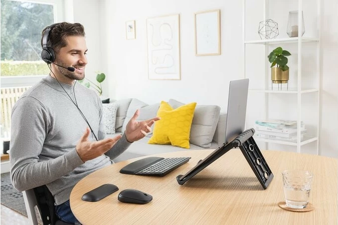 Naslon za zapestje Kensington ErgoSoft K52801EU, črn