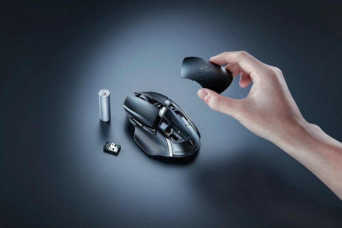 Ergonomski brezžični miška Razer Basilisk V3 X HyperSpeed, desna, optična, 18000 DPI, črna