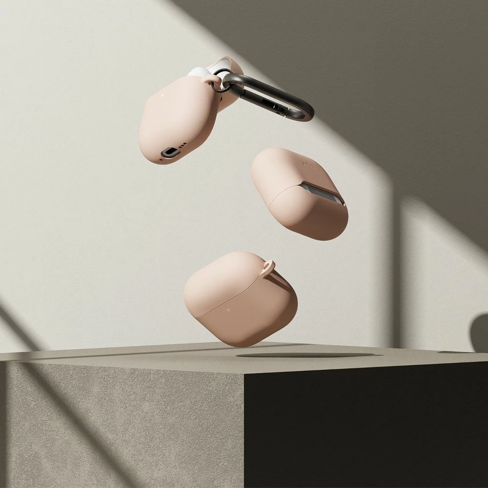 Silikonska zaščita Ringke za Apple AirPods 4, črna, s karabinom