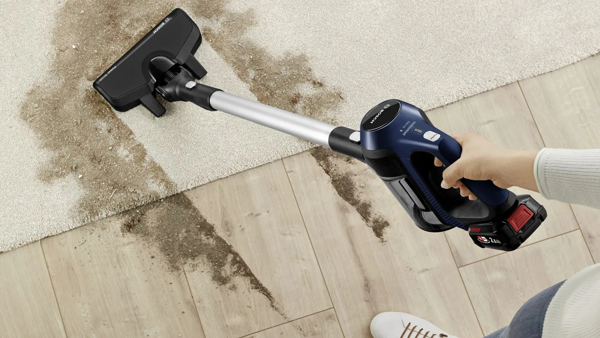 Brezžični sesalnik Bosch Serie 6 BCS611P4A, 0,3 L, črn