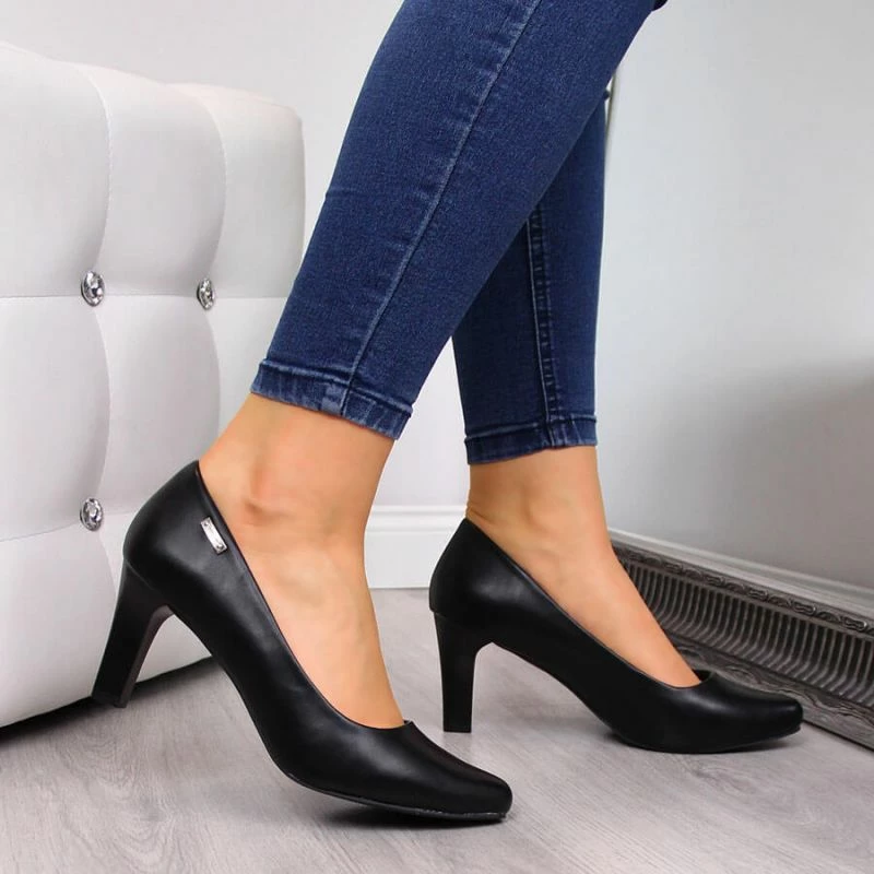 Elegantne čevlje z visokimi petami Inny, črne