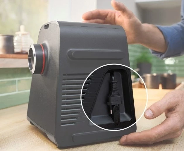 Električni mlinček za meso Bosch MFWS660B, 500 W, črno/srebrn