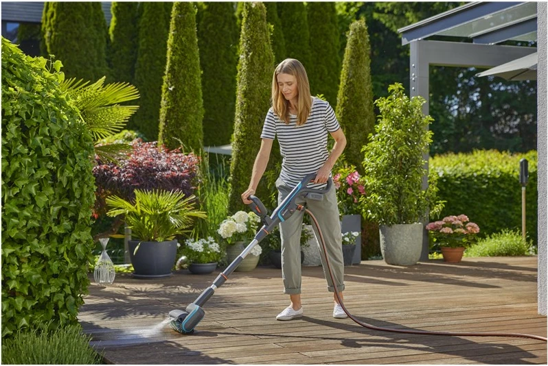 Brezžični čistilec Gardena 14841-20, 18V, z nastavljivim ročajem, zelen/siv/oranžen