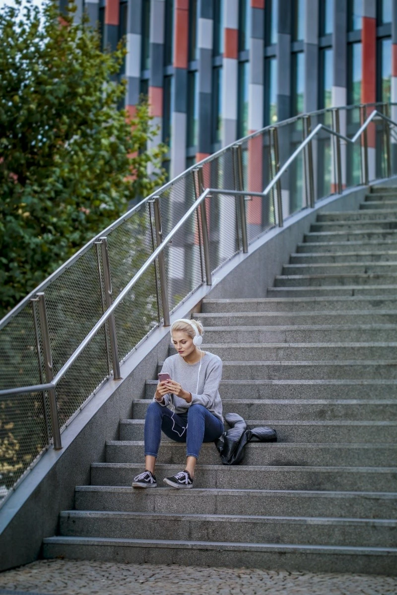 Slušalke z mikrofonom, snemljiv 1,2 m kabel, Sencor SEP 432, bele