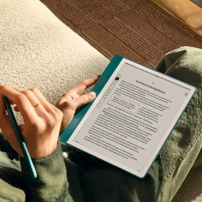 Elektronski bralnik z velikim zaslonom 10,2" Kindle Scribe 2024, 64 GB, Wi‑Fi, z vrhunskim pisalom, turkizen
