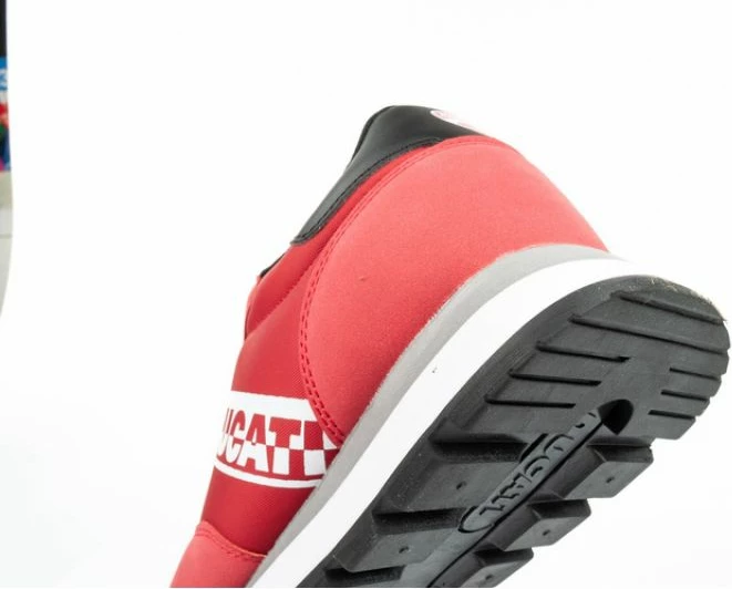 Atletski čevlji Inny, rdeči