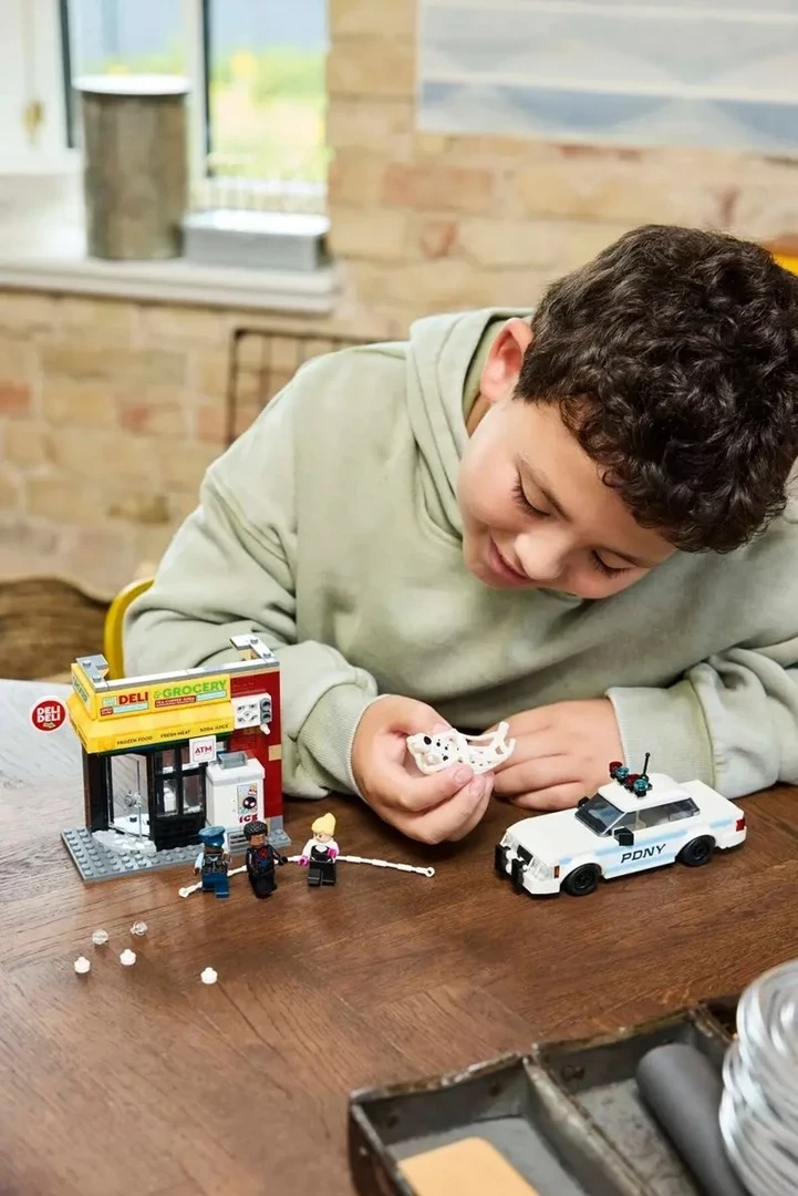 Set z 375 kockami Marvel Miles Morales proti The Spot, LEGO 76311