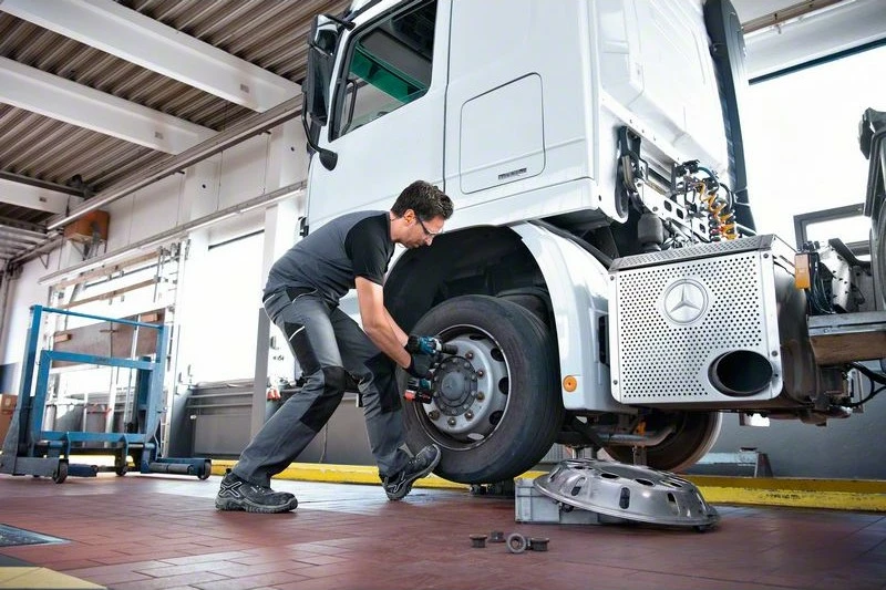 Udarni ključ, brezkrtačen, 3/4-palčni, brezžičen Bosch GDS 18V-1050 H