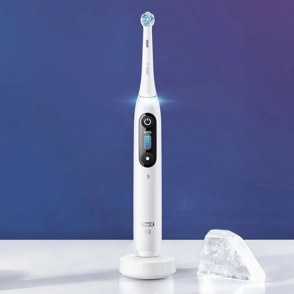 Rotozobna zobna ščetka Oral-B iO 4210201363064, odrasli, dnevna nega, globinsko čiščenje, nega dlesni, občutljivo, beljenje, bela