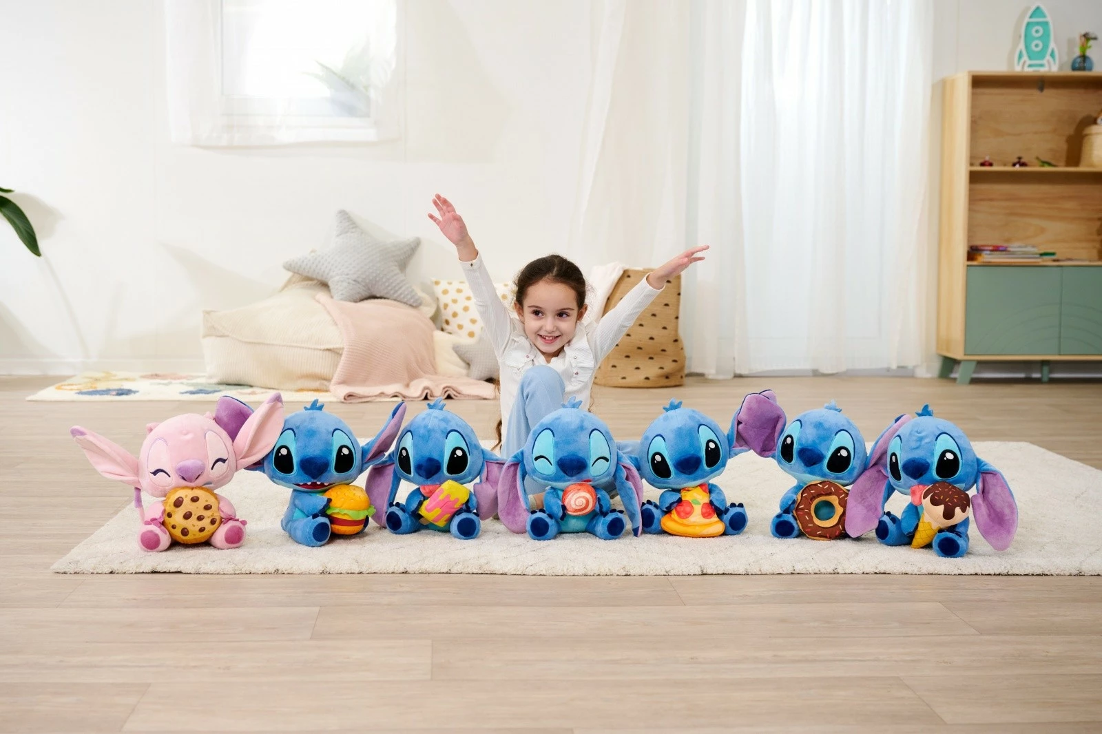 Puhasta plišasta igrača Stitch z pico, Disney Simba, 25 cm, večbarvna