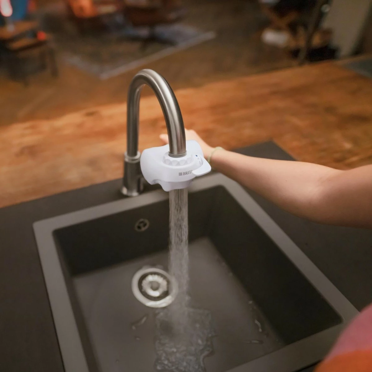 Zamenjalni filter Brita ON TAP V za kuhinjski pipo, bel