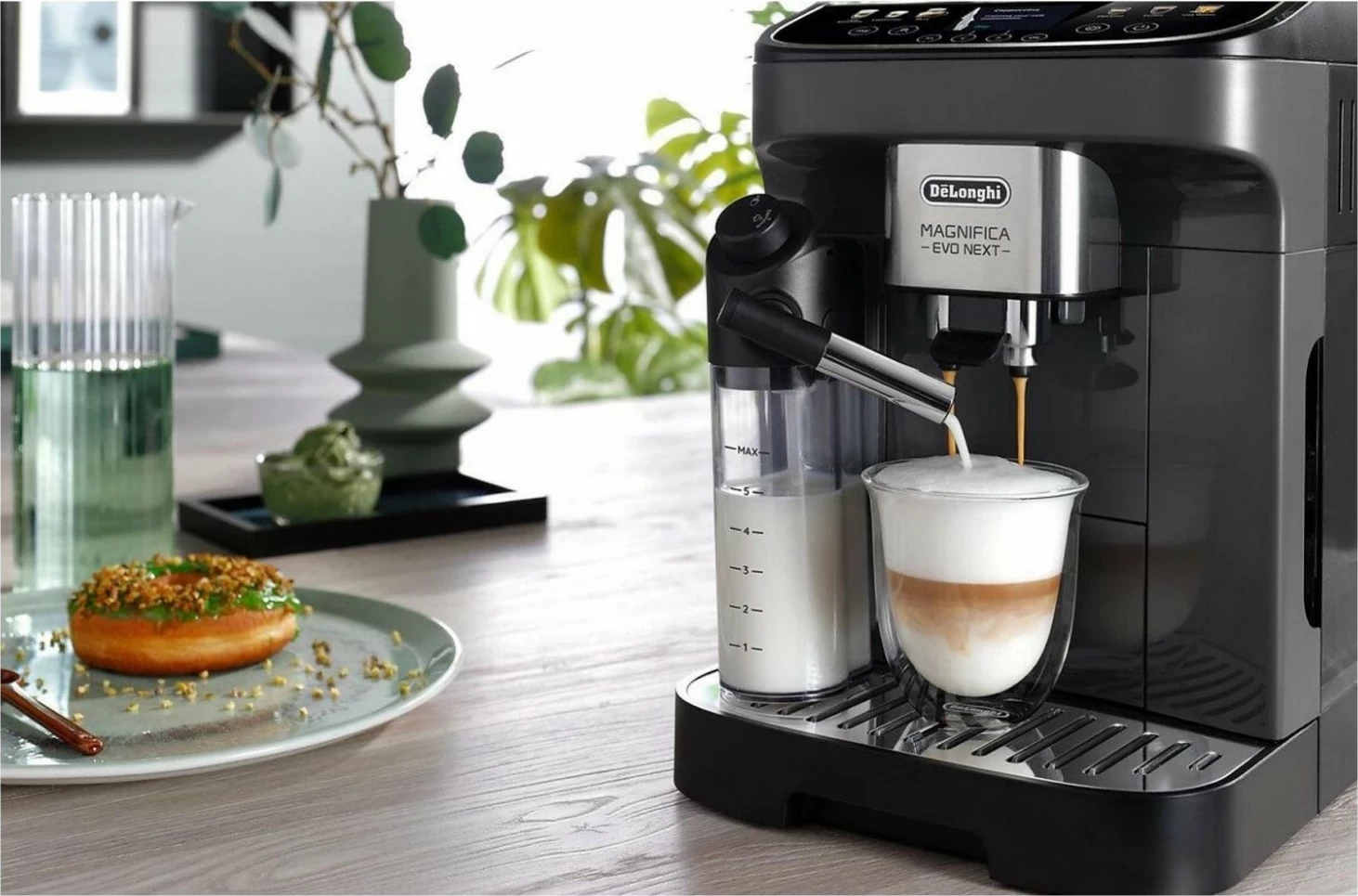 Aparat za kavo DeLonghi Magnifica Evo Next ECAM310.60.GB, 1,9 L, 1450 W, črno-siv