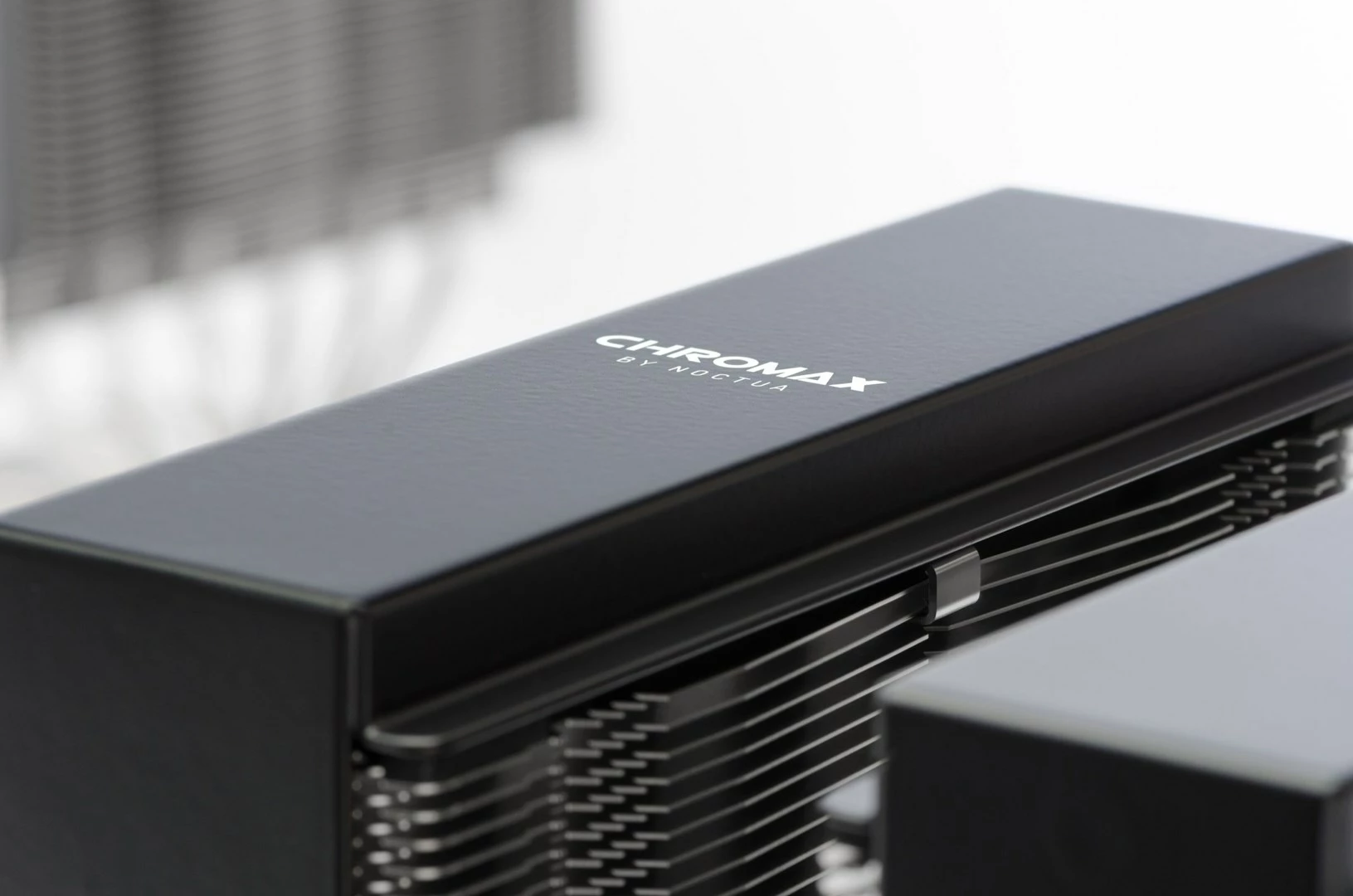 Procesorski hladilnik Noctua NA-HC4 chromax.black