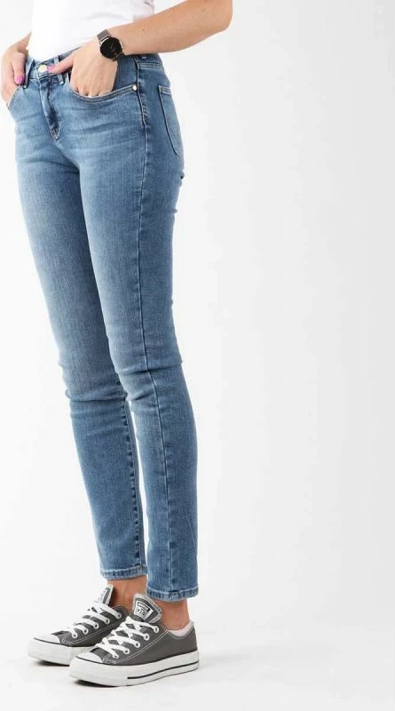 Ozke hlače za ženske Wrangler