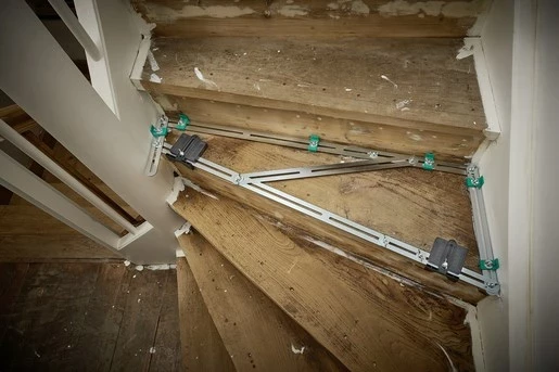 Merni pripomoček za stopnice Wolfcraft 5210000, nerjaveče jeklo, črn